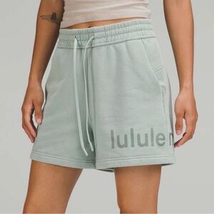 Lululemon loungeful high rise short silver blue size 4